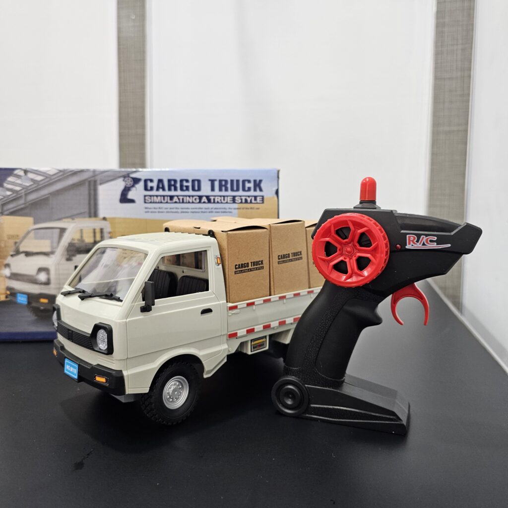 Beautiful mini truck with beautiful smoke effect